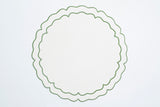 Vinilo Scalloped Placemat - Green Edge